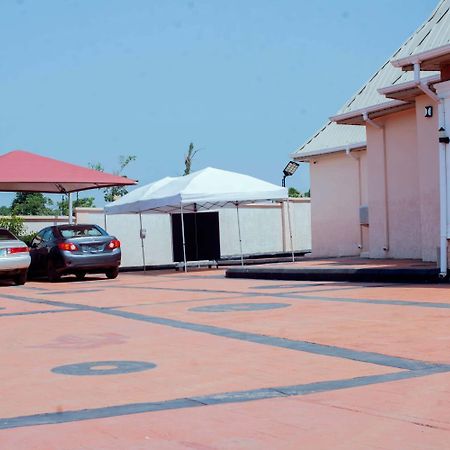 Feyintola Shortlet Apartment Ondo Ngoại thất bức ảnh