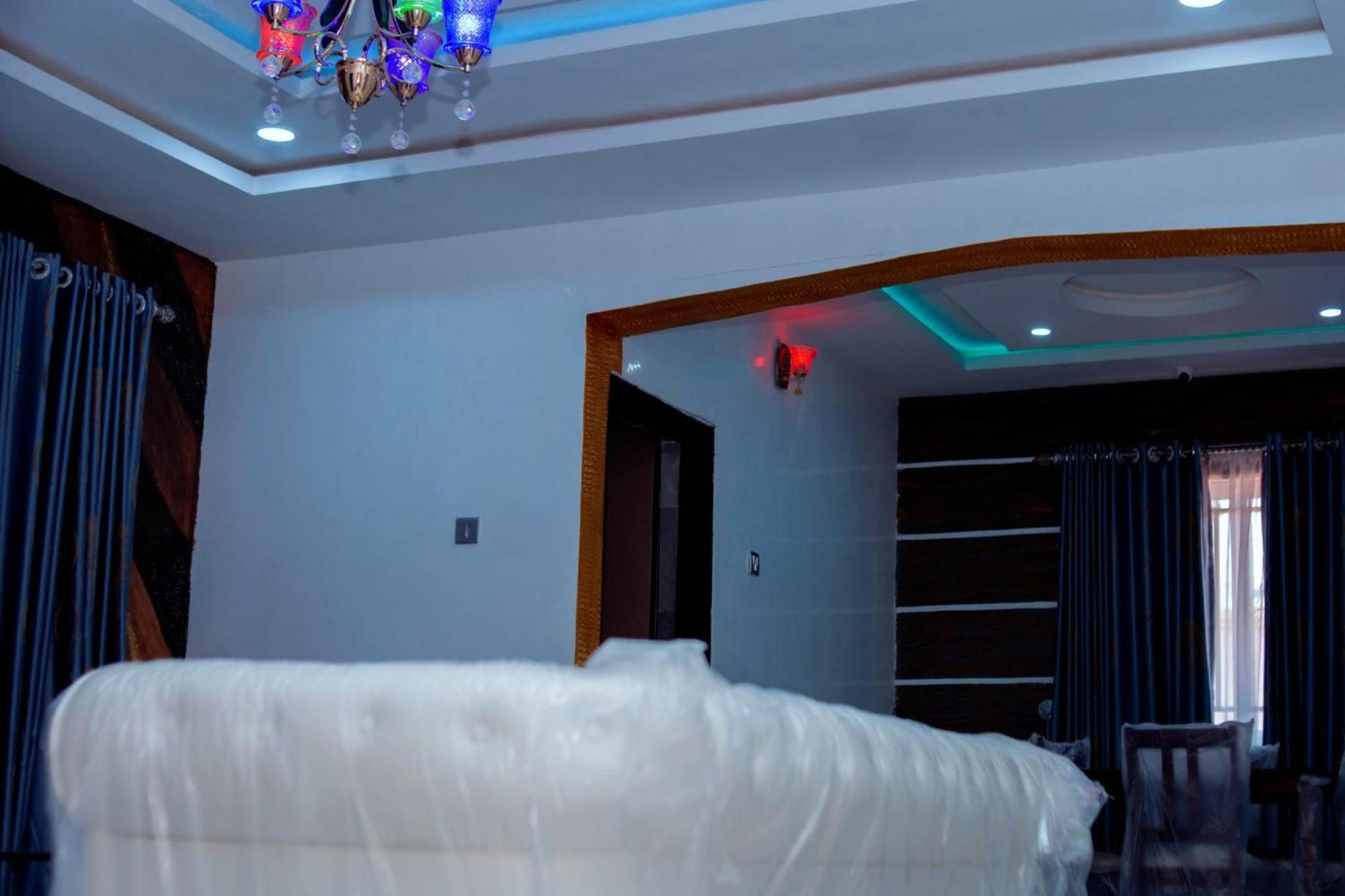 Feyintola Shortlet Apartment Ondo Ngoại thất bức ảnh